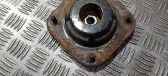Chrysler Neon II Coil spring mount 