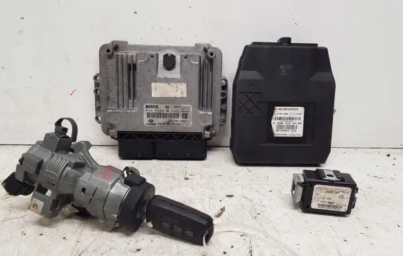 Hyundai ix20 Engine ECU kit and lock set 391402A011