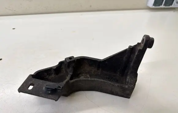 Renault Espace - Grand espace IV Engine mounting bracket 8200443154