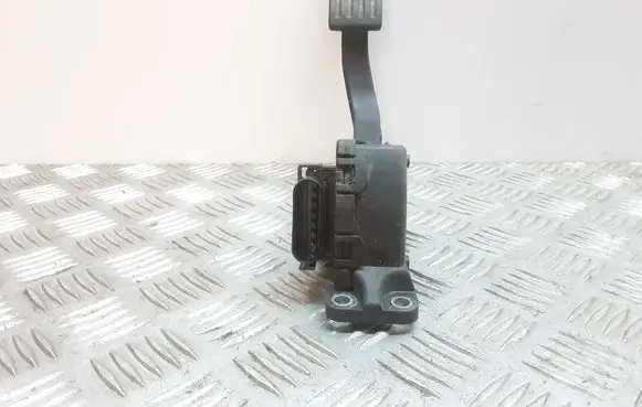 Ford Focus Accelerator throttle pedal 4M519F836AH
