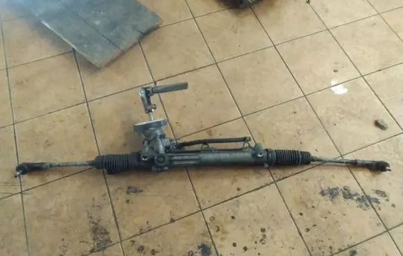 Ford Mondeo Mk III Steering rack 1S7C3200EE