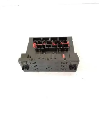 Volkswagen PASSAT B6 Fuse module F005V00530 3C0937049J H37S1301