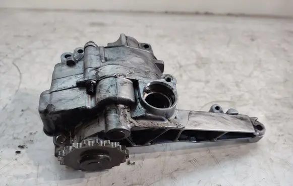 Chrysler 300 - 300C Oil pump 6421810901