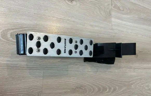 Mercedes-Benz E W211 Accelerator throttle pedal A2113000804 2113000804