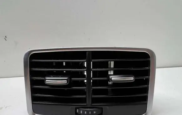 Rear air vent grill