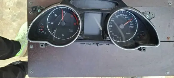 Audi A5 Sportback 8TA Speedometer (instrument cluster) 8T0920931D