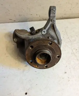 Volkswagen PASSAT CC Front wheel hub