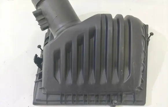 BMW 2 F45 Air filter box 13718513916