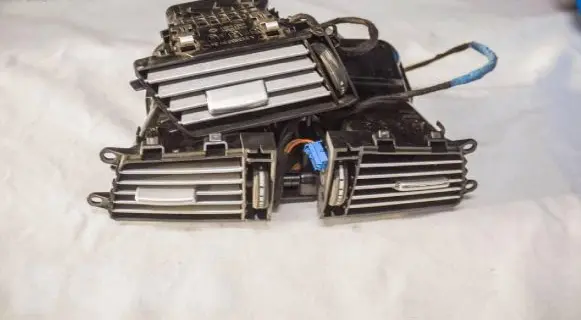 Mercedes-Benz E W212 Dash center air vent grill A21283025541 A2128300154 2124400706