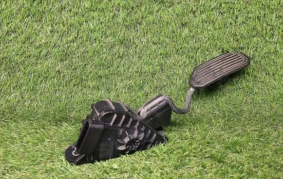 Toyota Prius (NHW20) Accelerator throttle pedal 7812047040 1988003120
