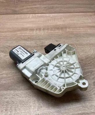 Audi A5 8T 8F Front door window regulator motor 8T0959802A
