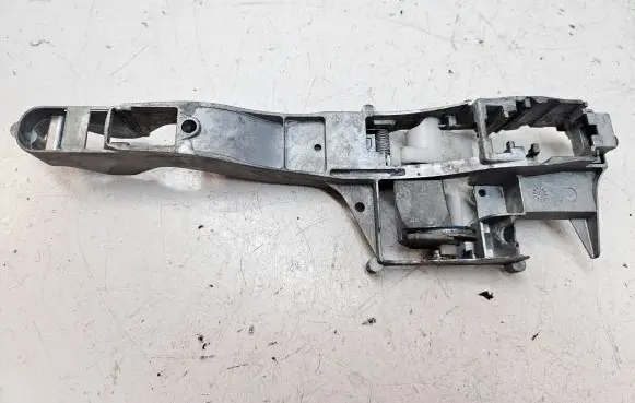 Peugeot 207 Front door coupe exterior handle/bracket 1199D1