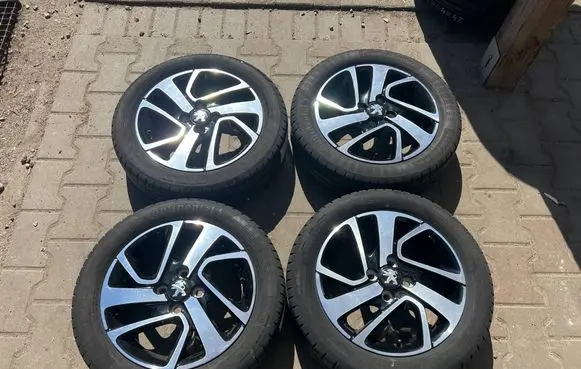 Peugeot 108 R15 alloy rim B000908277