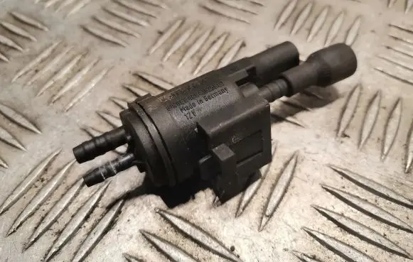 Mercedes-Benz CLK A209 C209 Turbo solenoid valve 0025401497