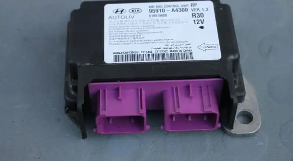 KIA Carens III Airbag control unit/module