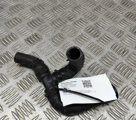 Engine coolant pipe/hose