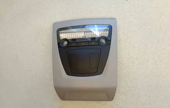 BMW 5 F10 F11 Front seat light 28140555 C309272 1032706045