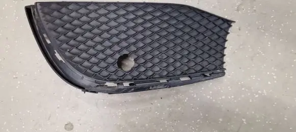 Mercedes-Benz E W213 Front bumper lower grill A2138852903