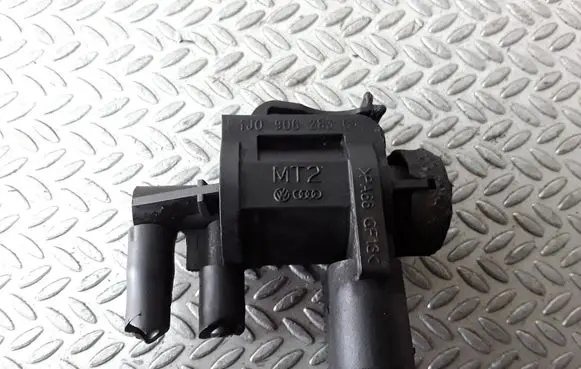 Ford Galaxy Vacuum valve 1J0906283C