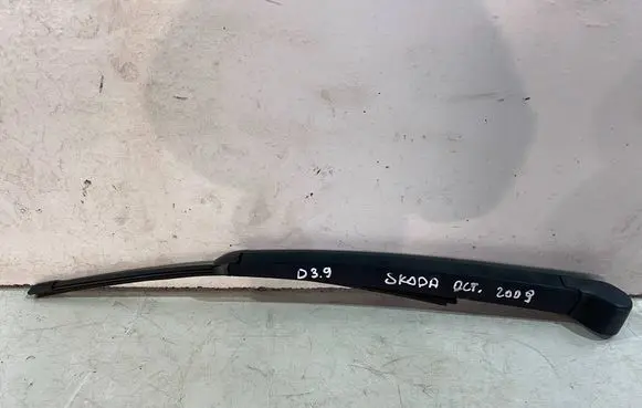Skoda Octavia Mk2 (1Z) Rear wiper blade arm 7E0955707