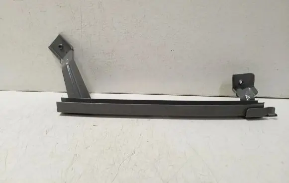Nissan X-Trail T32 Rear door windshield rail 4CLL