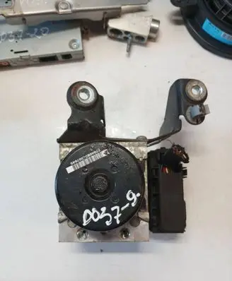 Volvo V60 ABS Pump 31400544