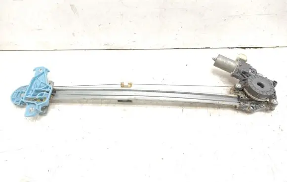 Suzuki Swift III Front door window regulator with motor 8343052R10 0620403620