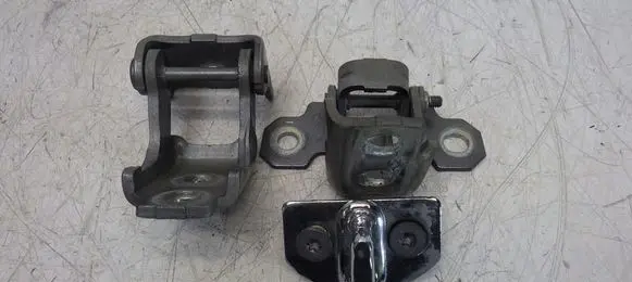 Renault Clio IV Front door hinge set 804200003R