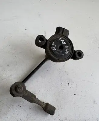 Headlight/headlamp level sensor