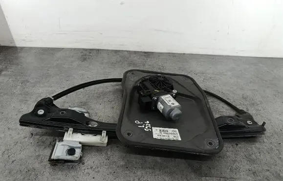 Skoda Fabia Mk2 (5J) Front door window regulator with motor 