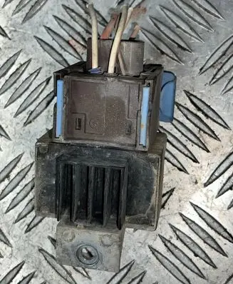 Renault Megane I Glow plug pre-heat relay 9640469680
