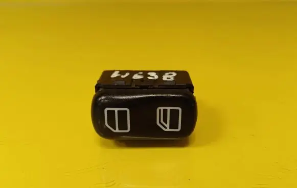 Mercedes-Benz Vito Viano W638 Electric window control switch 004611828