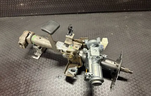 Suzuki Swift I Steering wheel axle 26109682 4820062J10