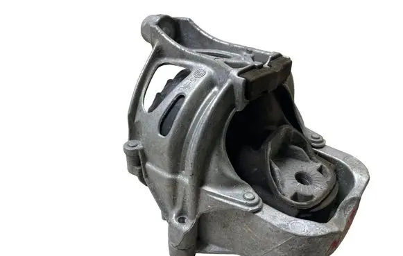 Audi A4 S4 B9 8W Engine mount bracket 4M0199372FC