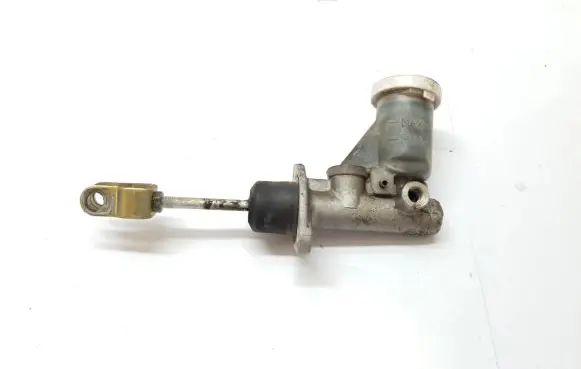 Mitsubishi Carisma Clutch slave cylinder 