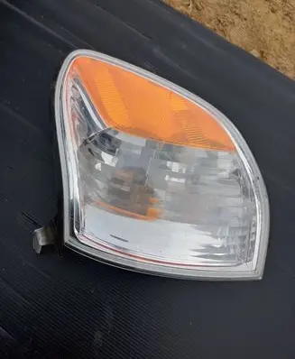Toyota Tundra I Front indicator light