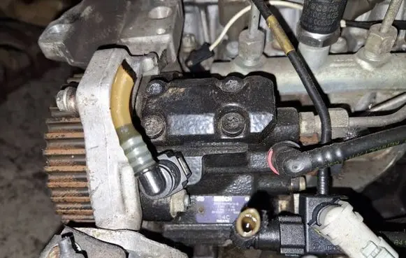 Renault Scenic I Fuel injection high pressure pump 0445010018 7700111010