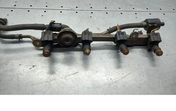 Honda Civic Fuel injector supply line/pipe 