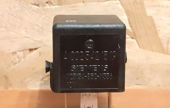 Mercedes-Benz S W220 Other relay V23134B52X336