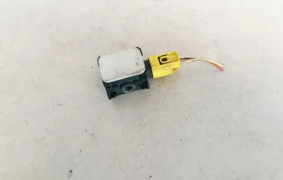 Mercedes-Benz R W251 Airbag deployment crash/impact sensor 0038202926