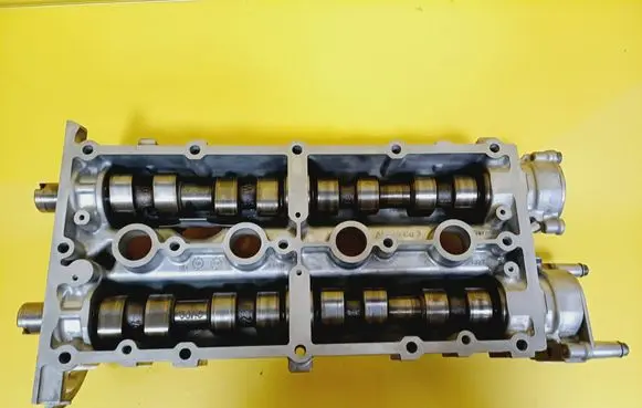 Volkswagen Golf IV Rocker cam cover 036103475N