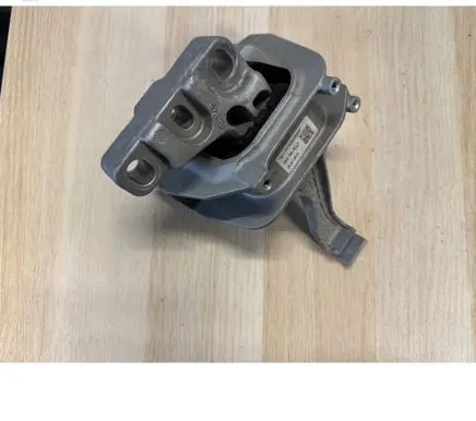 Seat Leon (5F) Engine mount bracket 5WA199262D