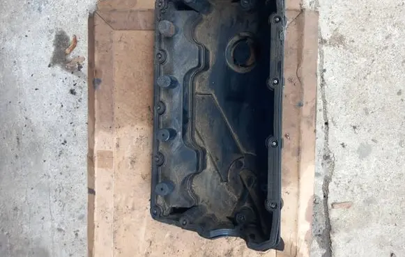 Volkswagen Touran I Rocker cam cover