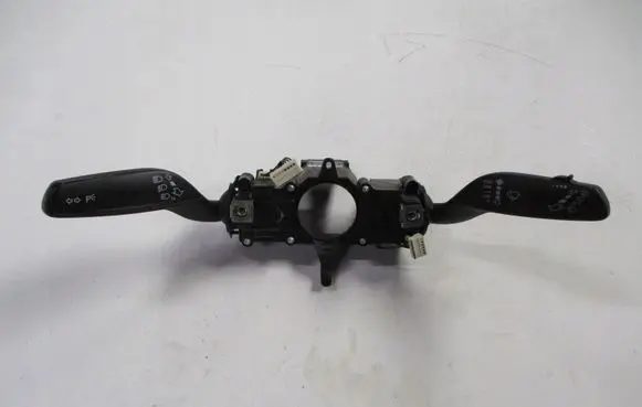 Audi A1 Central console control unit 8X0953521AE