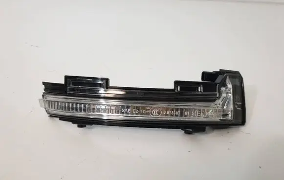 Volkswagen Touran III Mirror indicator light 760949102