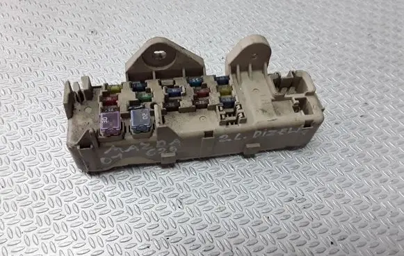 Mazda 626 Fuse module
