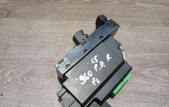 Volvo S60 Electric window control switch 30746075