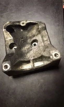 BMW 5 E60 E61 A/C compressor mount bracket 7796395