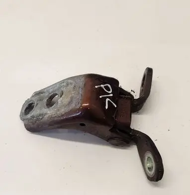 Honda CR-V Front door upper hinge 