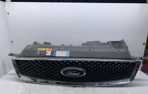 Ford Focus C-MAX Front grill 3M5116613AF 5G009C011